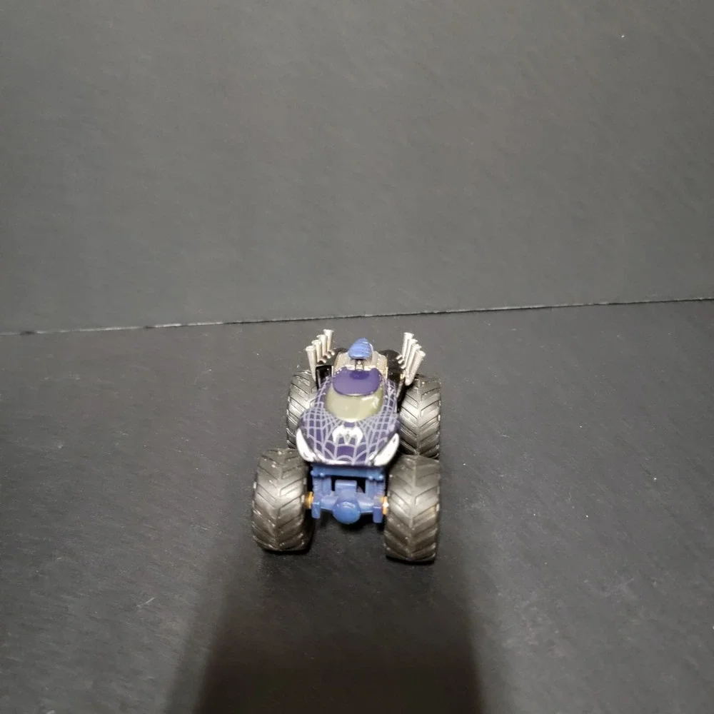 2006 marvel spiderman Monster Truck Purple